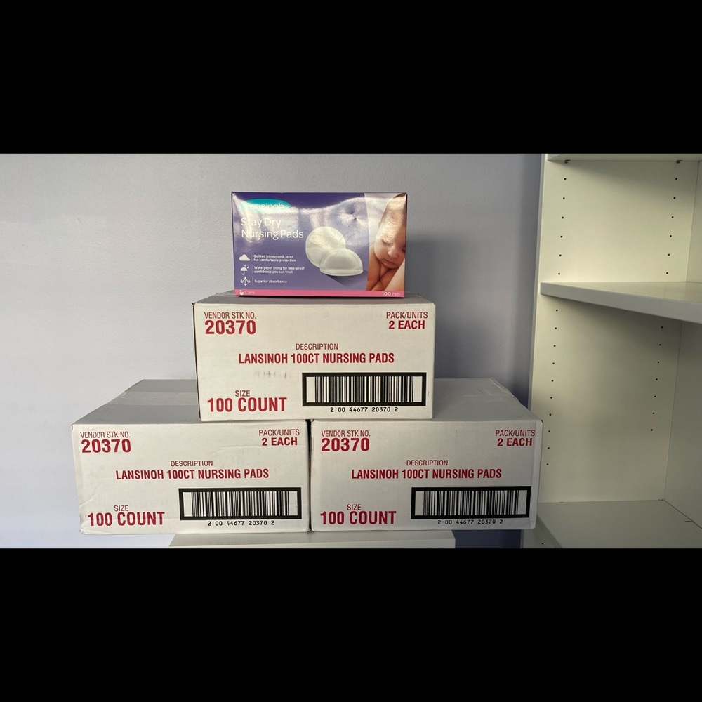Lansinoh Stay Dry Disposable Nursing Pads for Breastfeeding, 700 Pads